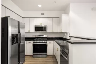 Photo #6: OC24237098 Listing 