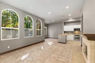 Photo #4: OC24237702 Listing 