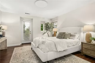 Photo #3: OC24237725 Listing 