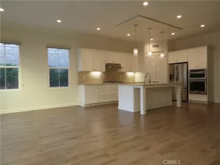 Photo #6: OC24237884 Listing 