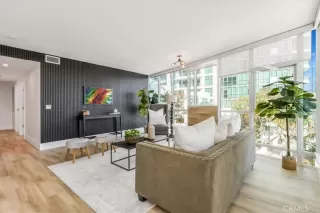 Photo #2: OC24238331 Listing 