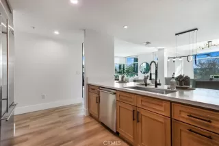 Photo #5: OC24238331 Listing 