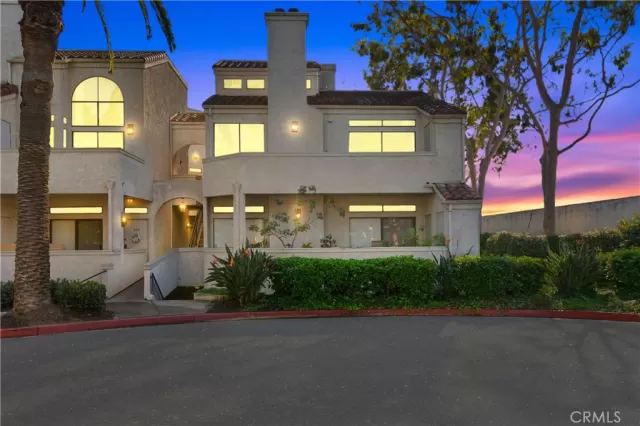 MLS: OC24238492 Condo For Sale