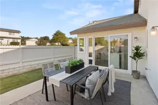 Photo #4: OC24238521 Listing 