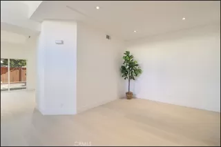 Photo #4: OC24238662 Listing 