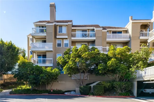MLS: OC24239098 Condo For Sale