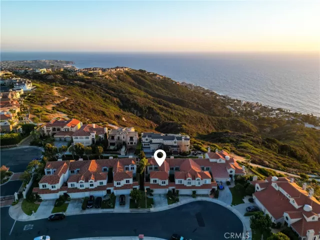 MLS: OC24239552 Condo For Sale