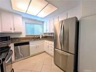 Photo #6: OC24239636 Listing