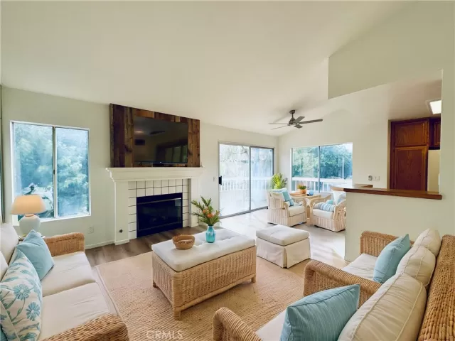 MLS: OC24240038 Condo For Sale