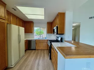 Photo #4: OC24240038 Listing 