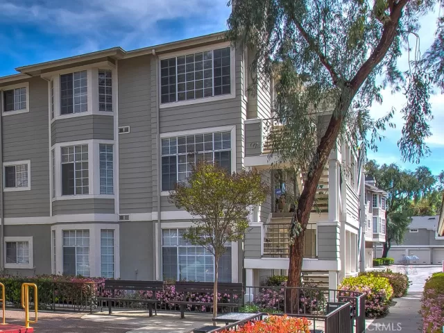 MLS: OC24240062 Condo For Sale