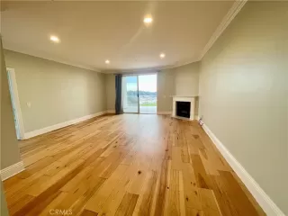 Photo #5: OC24240386 Listing 