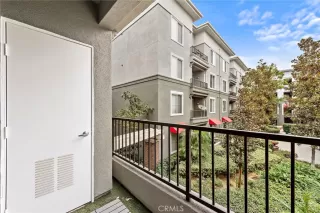 Photo #5: OC24240594 Listing 