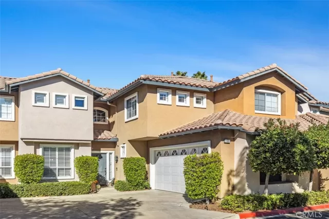 MLS: OC24240691 Condo For Sale