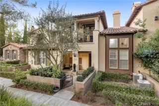 Photo #4: OC24240808 Listing 