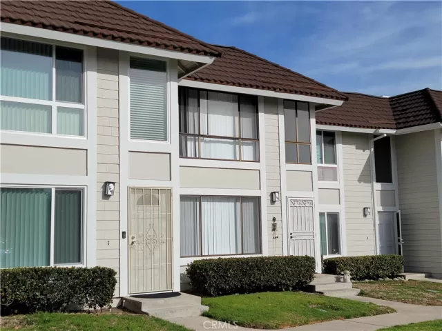 MLS: OC24241422 Condo For Sale