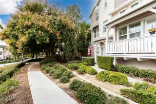 Photo #3: OC24241753 Listing 