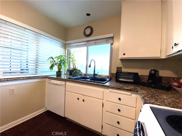 MLS: OC24242055 Condo For Sale