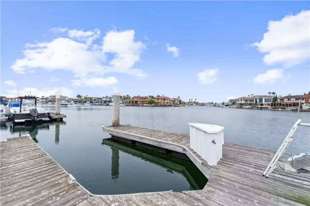 MLS: OC24242867 Condo For Sale