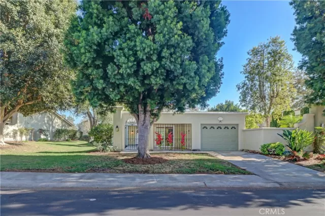 MLS: OC24242907 Condo For Sale