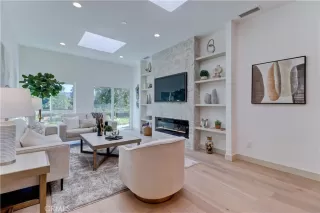 Photo #2: OC24242907 Listing