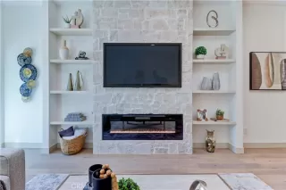 Photo #5: OC24242907 Listing