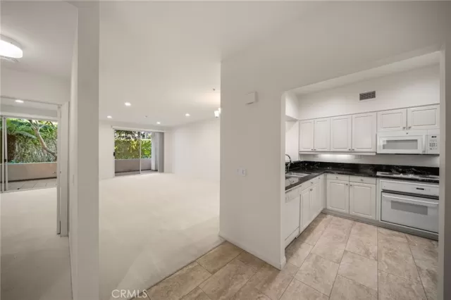 MLS: OC24242978 Condo For Sale