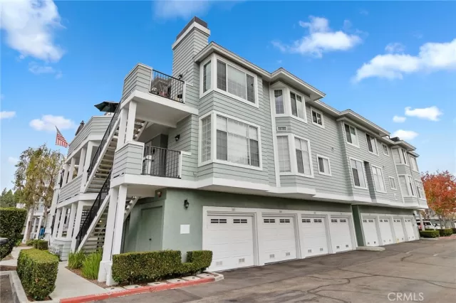 MLS: OC24243184 Condo For Sale