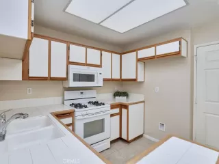 Photo #5: OC24243705 Listing 