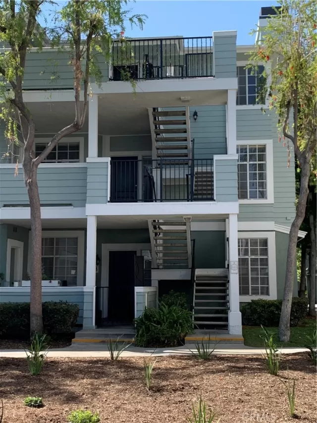 MLS: OC24243728 Condo For Sale