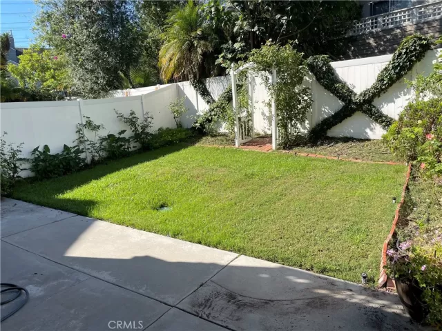 MLS: OC24243938 Condo For Sale