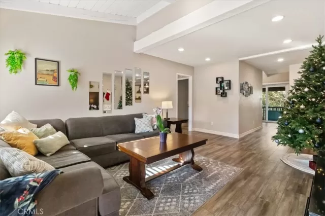 MLS: OC24247037 Condo For Sale