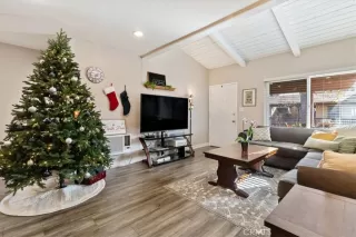 Photo #2: OC24247037 Listing