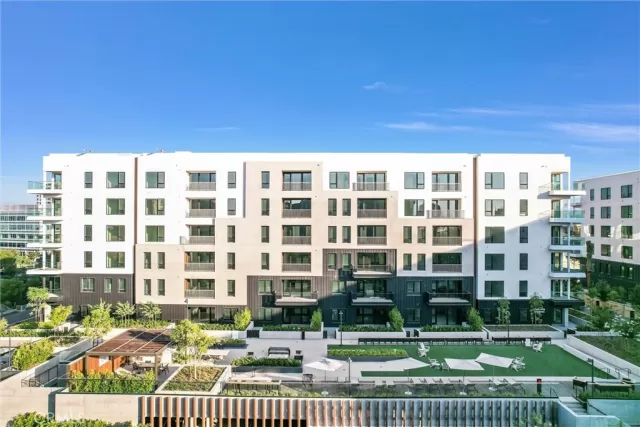 MLS: OC24247124 Condo For Sale