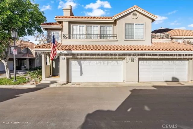 MLS: OC24247239 Condo For Sale