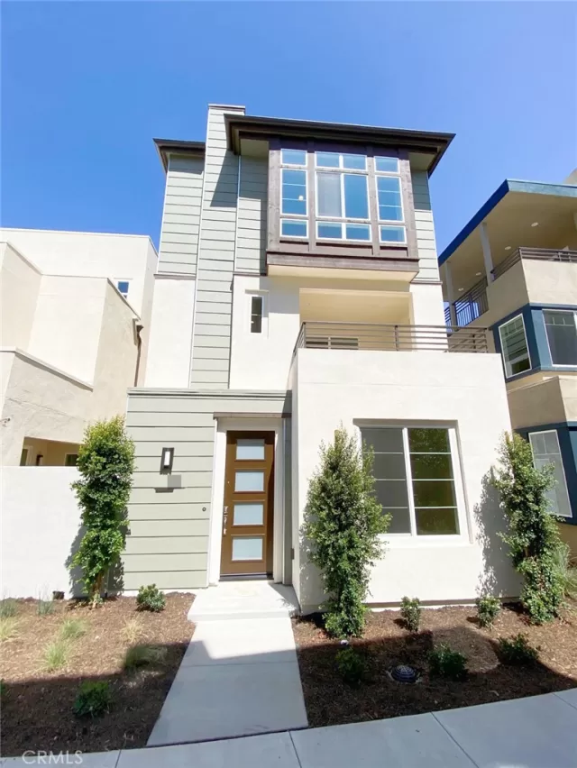 MLS: OC24247308 Condo For Sale