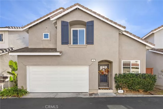 MLS: OC24248079 Condo For Sale