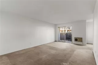 Photo #5: OC24248317 Listing