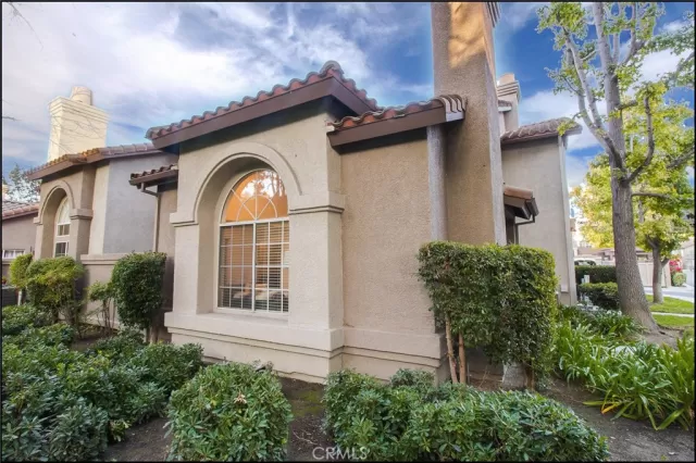 MLS: OC24249218 Condo For Sale