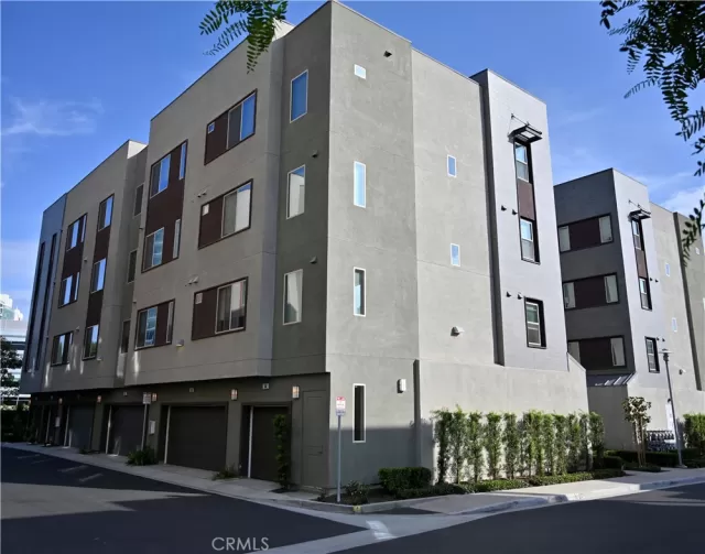 MLS: OC24249850 Condo For Sale