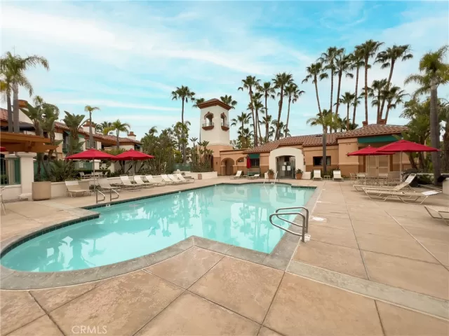 MLS: OC24250357 Condo For Sale