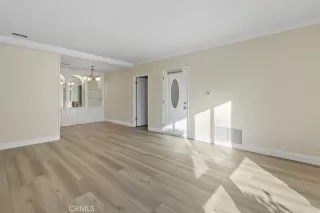 Photo #4: OC24251260 Listing