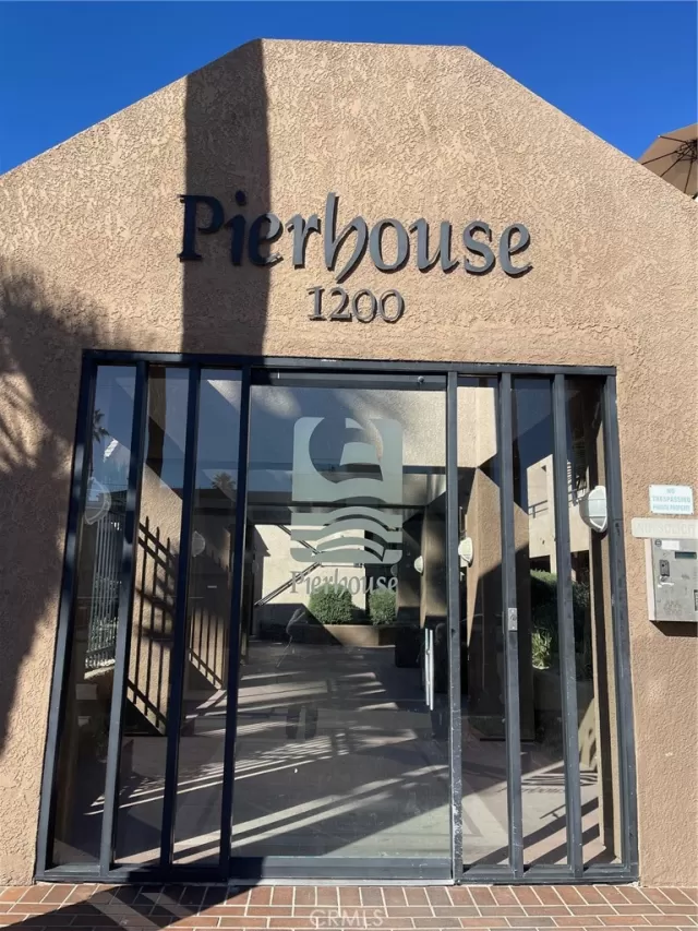 MLS: OC24251352 Condo For Sale