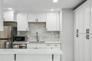 Photo #6: OC24251853 Listing 