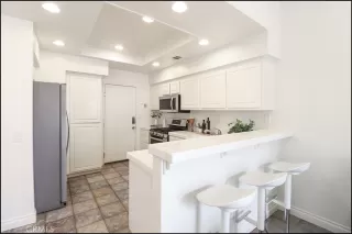 Photo #5: OC24251888 Listing 