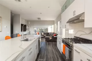 Photo #4: OC24252098 Listing