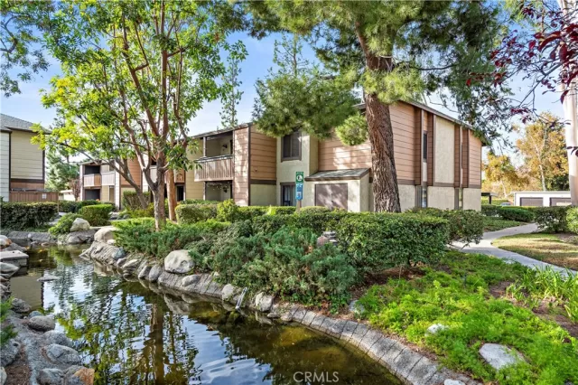 MLS: OC24252538 Condo For Sale