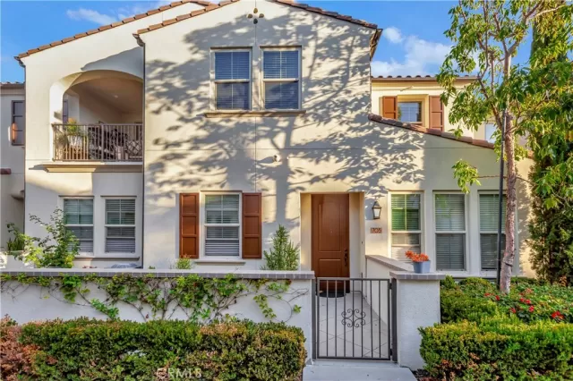 MLS: OC24252574 Condo For Sale