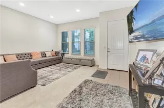 Photo #4: OC24252574 Listing 