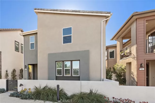 MLS: OC24253216 Condo For Sale